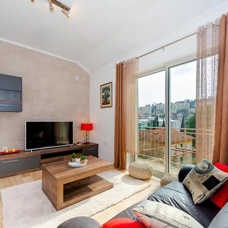 Apartment Dora