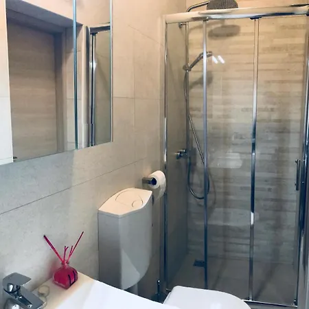Dora Apartment *